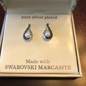 BNIB pearl & marcasite earring